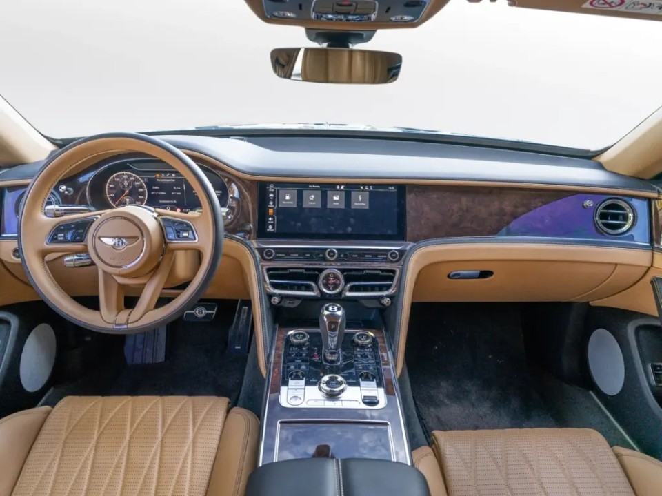 Bentley Flying Spur - foto 8