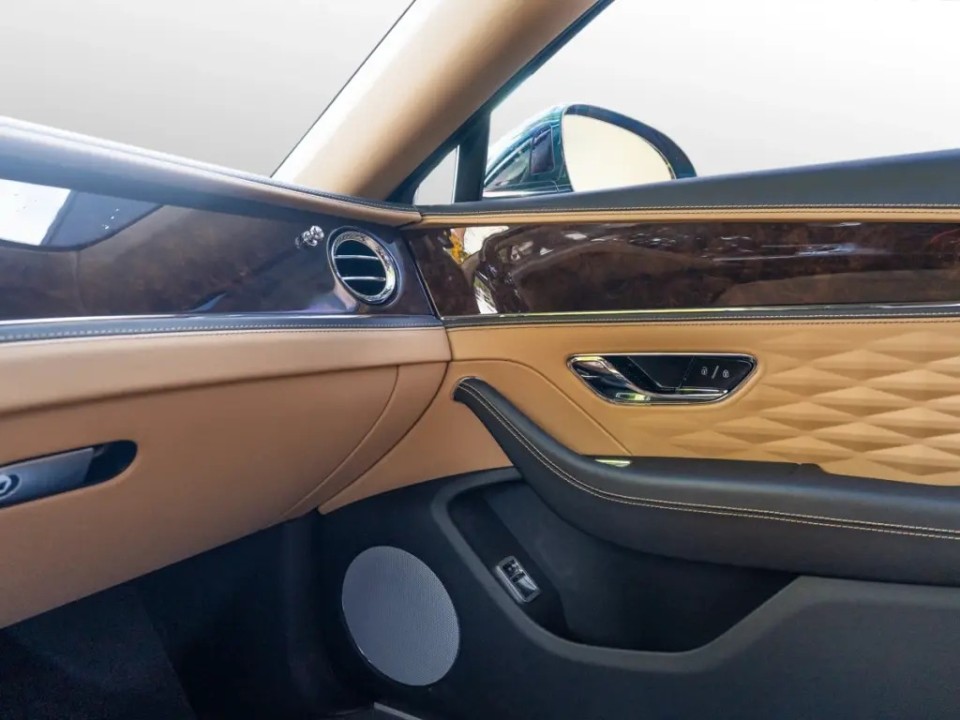 Bentley Flying Spur - foto 14