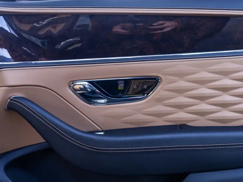 Bentley Flying Spur - foto 15