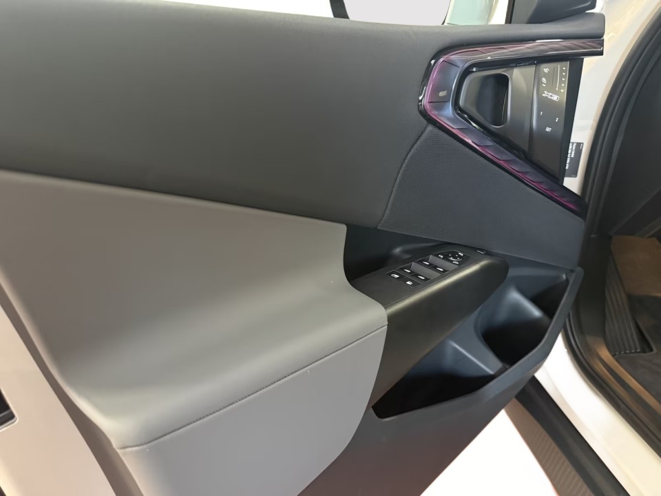 BMW X3 xDrive30e - foto 11