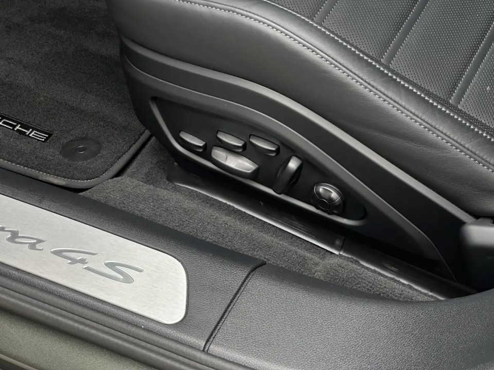 Porsche Panamera 4S E-Hybrid - foto 24