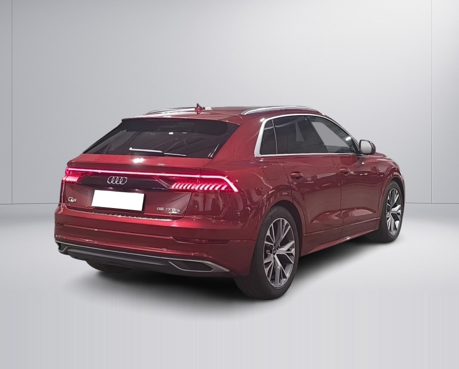 Audi Q8 55 TFSIe quattro tiptronic (2)