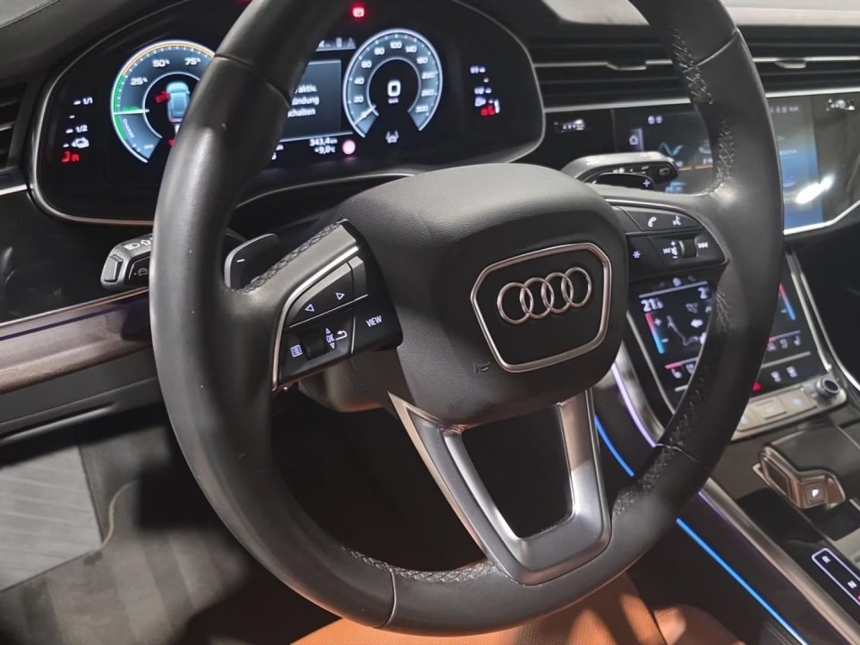 Audi Q8 55 TFSIe quattro tiptronic (4)
