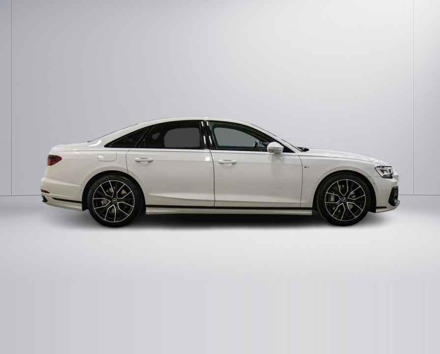 Audi A8 55TFSI quattro tiptronic (2)
