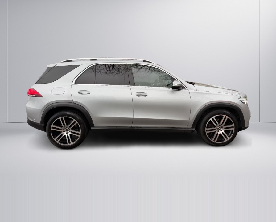 Mercedes-Benz GLE 300d 4MATIC (2)