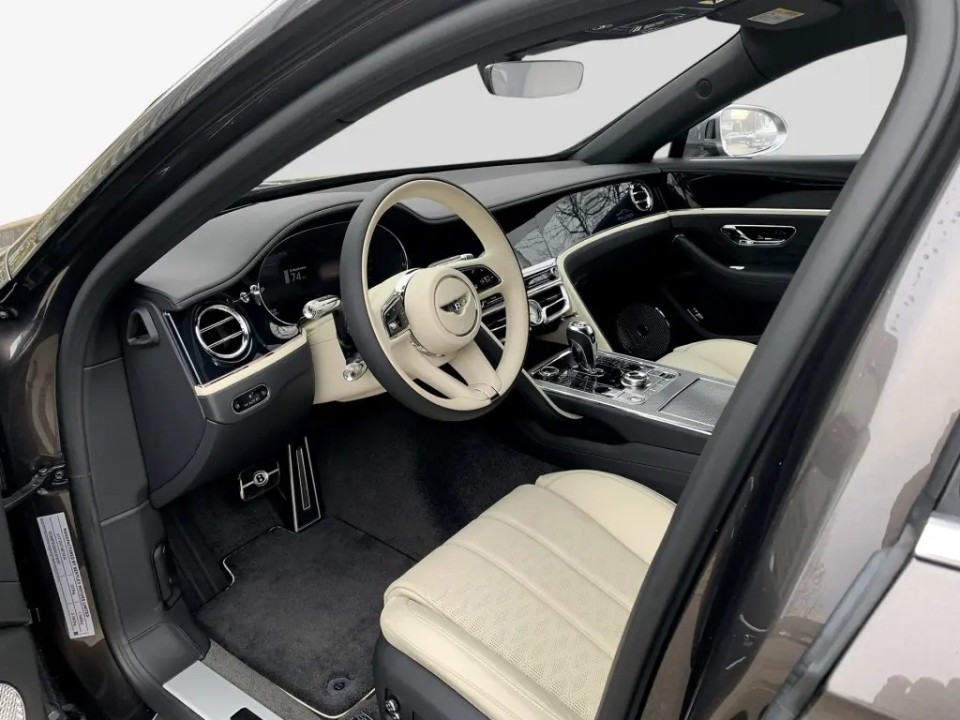 Bentley Flying Spur Mulliner V8 Hybrid - foto 9