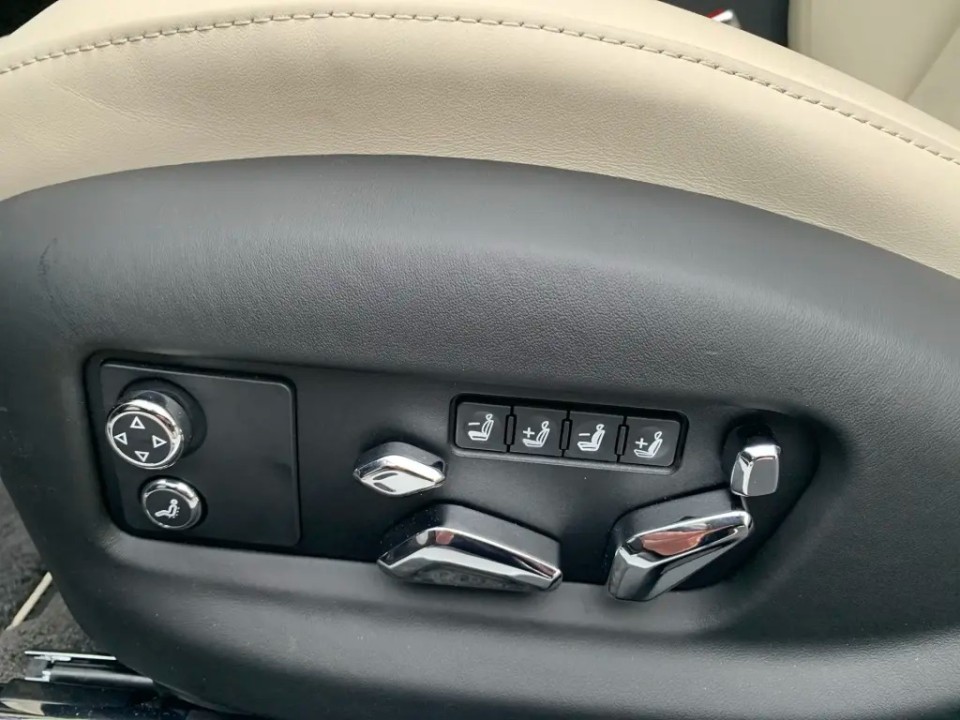 Bentley Flying Spur Mulliner V8 Hybrid - foto 27