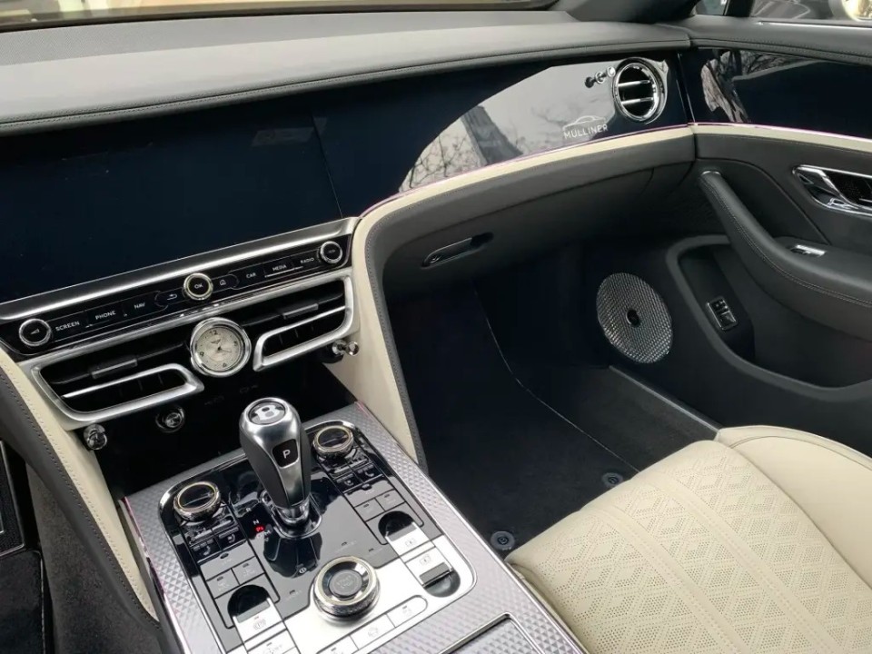 Bentley Flying Spur Mulliner V8 Hybrid - foto 17