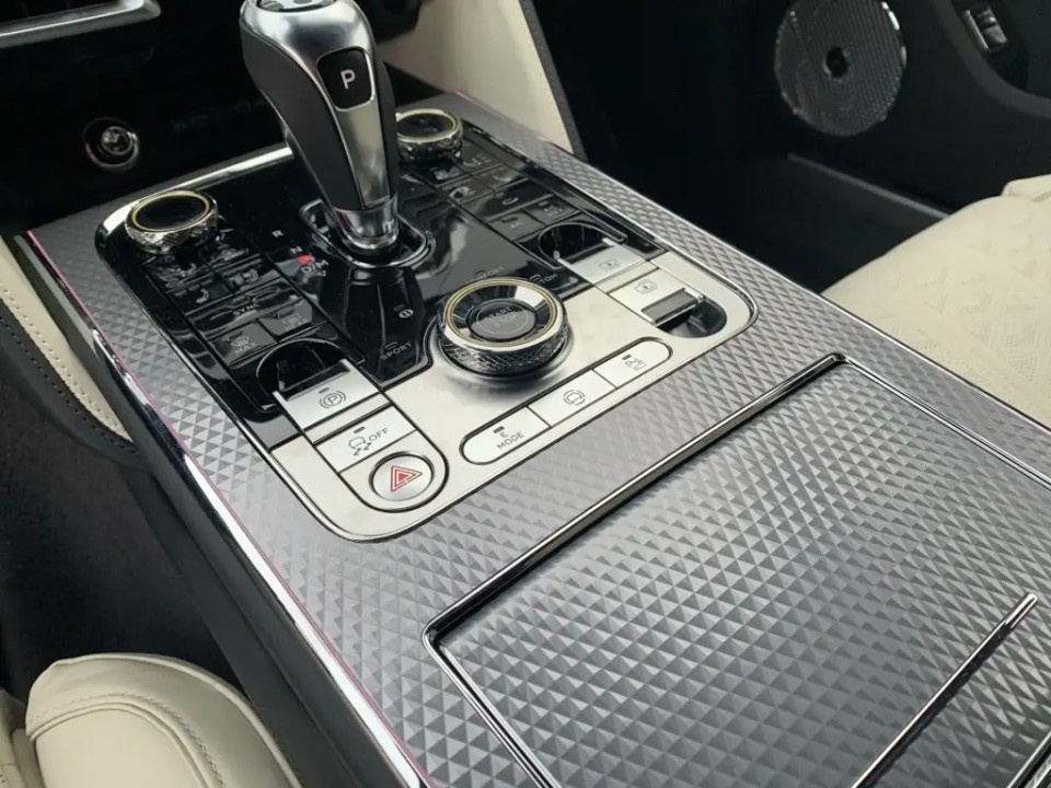 Bentley Flying Spur Mulliner V8 Hybrid - foto 16