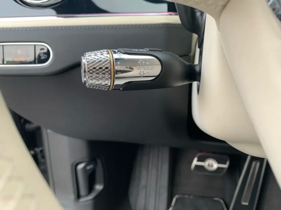 Bentley Flying Spur Mulliner V8 Hybrid - foto 12