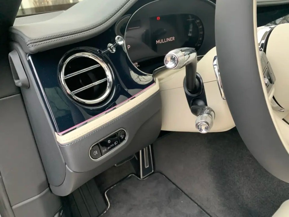 Bentley Flying Spur Mulliner V8 Hybrid - foto 13