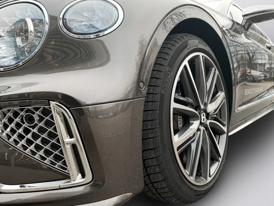 Bentley Flying Spur Mulliner V8 Hybrid - foto 31