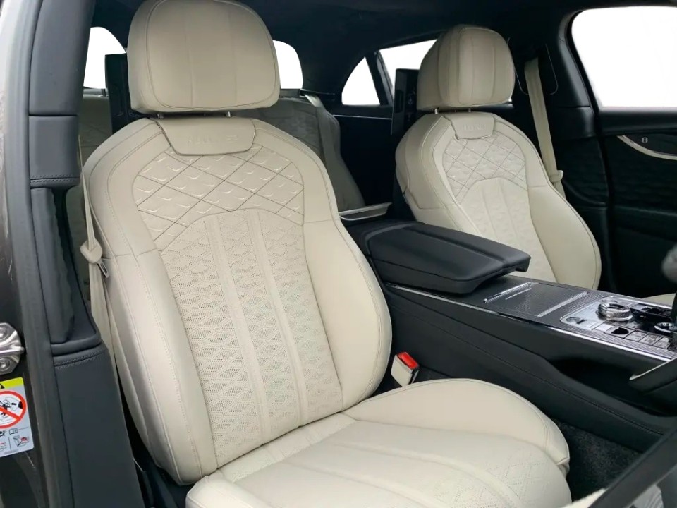 Bentley Flying Spur Mulliner V8 Hybrid - foto 22