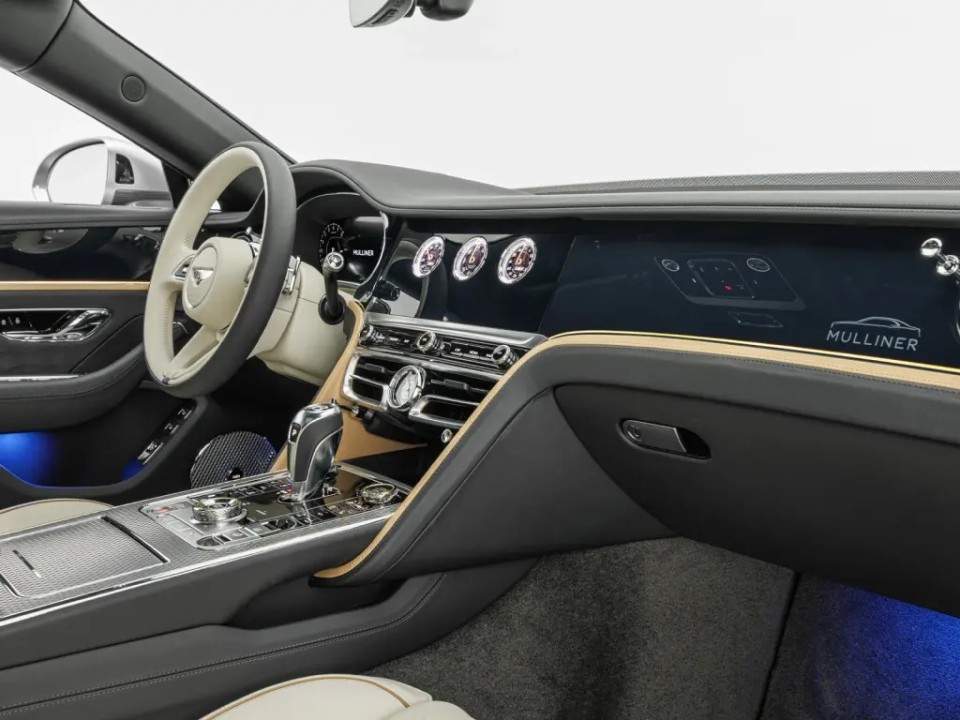 Bentley Flying Spur Mulliner V8 Hybrid - foto 11
