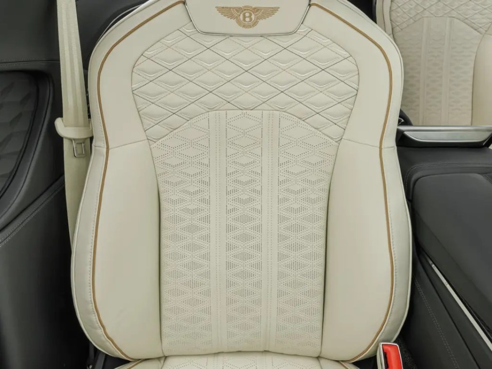 Bentley Flying Spur Mulliner V8 Hybrid - foto 23