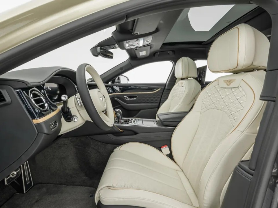 Bentley Flying Spur Mulliner V8 Hybrid - foto 12