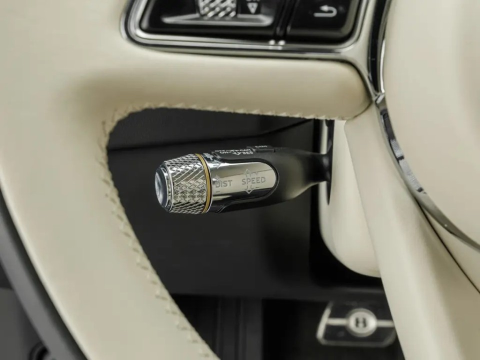 Bentley Flying Spur Mulliner V8 Hybrid - foto 16