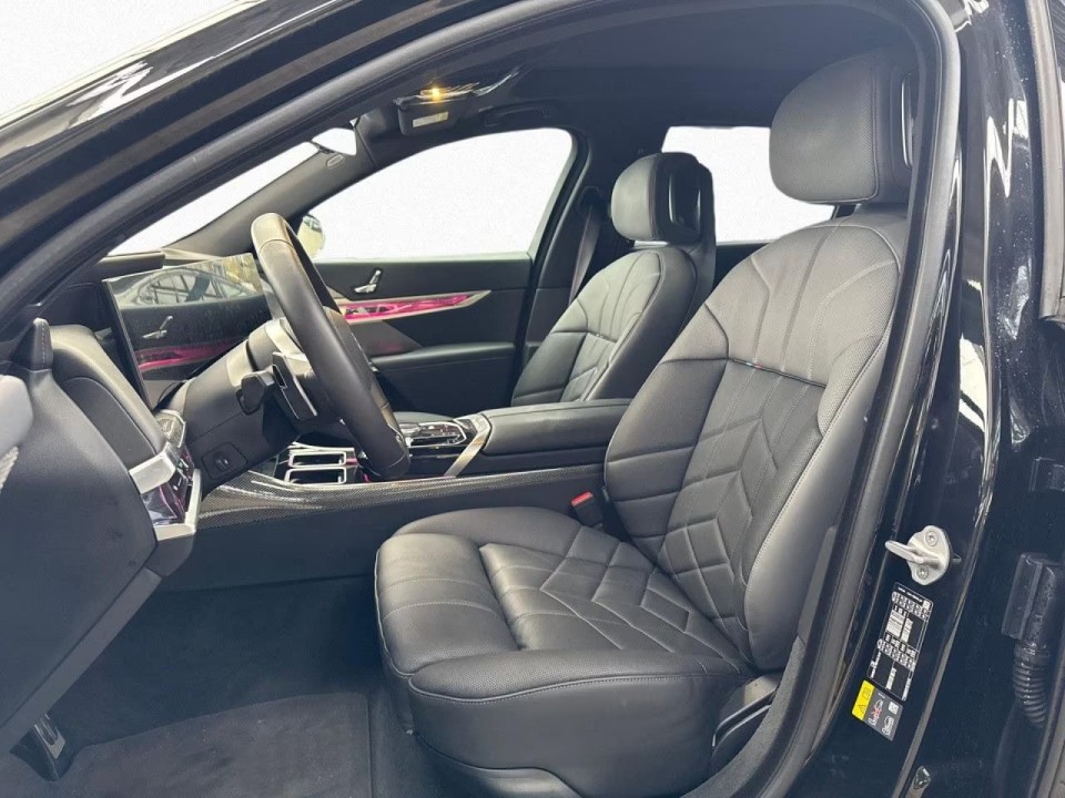 BMW Seria 7 xDrive750e M-Sport - foto 8