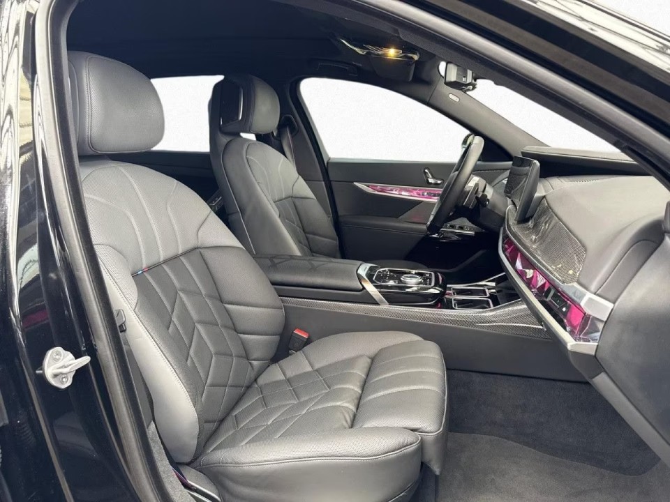 BMW Seria 7 xDrive750e M-Sport - foto 9
