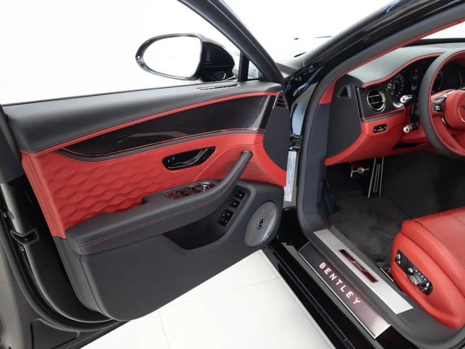 Bentley Flying Spur Speed V8 Hybrid - foto 22