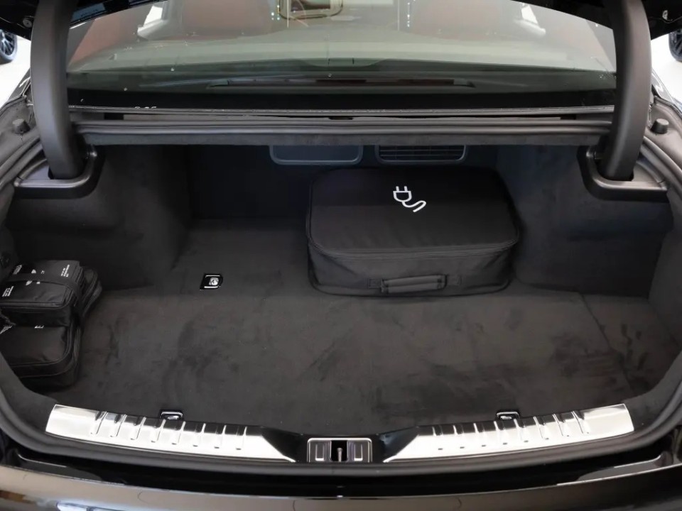 Bentley Flying Spur Speed V8 Hybrid - foto 29