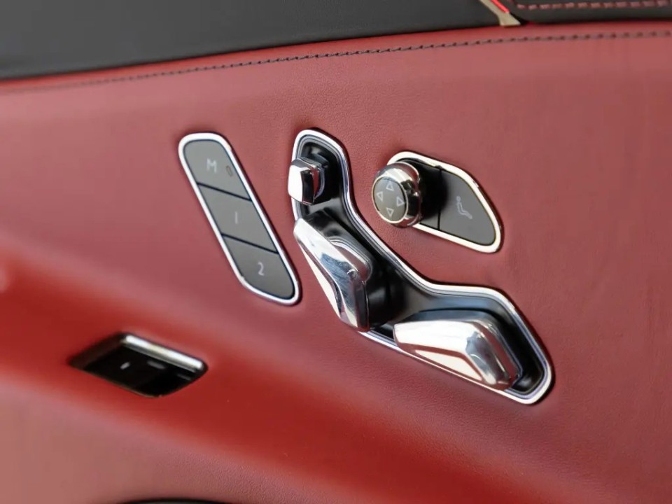 Bentley Flying Spur Speed V8 Hybrid - foto 24