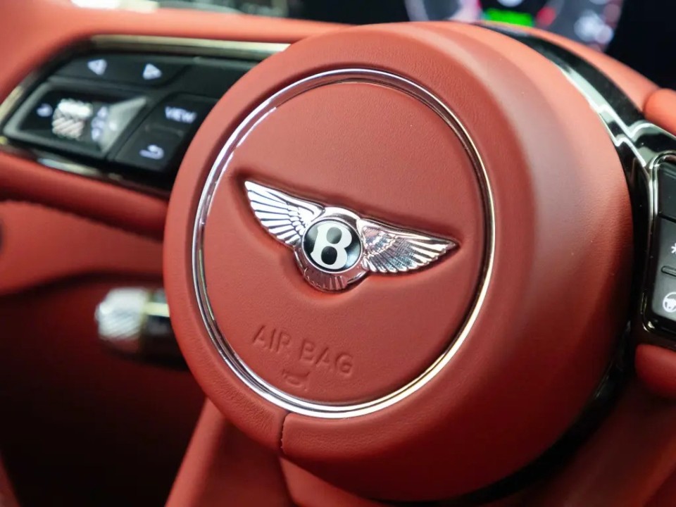 Bentley Flying Spur Speed V8 Hybrid - foto 9