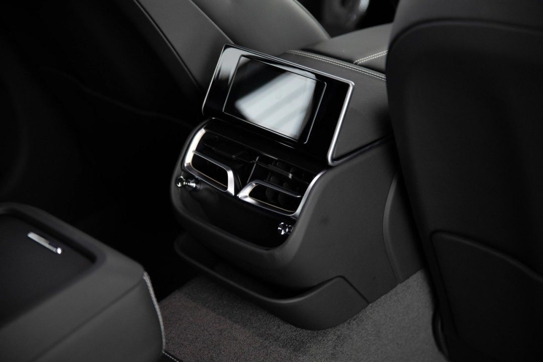 Bentley Flying Spur Speed V8 Hybrid - foto 27