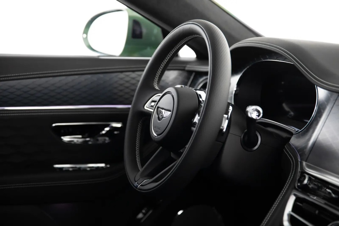 Bentley Flying Spur Speed V8 Hybrid - foto 14