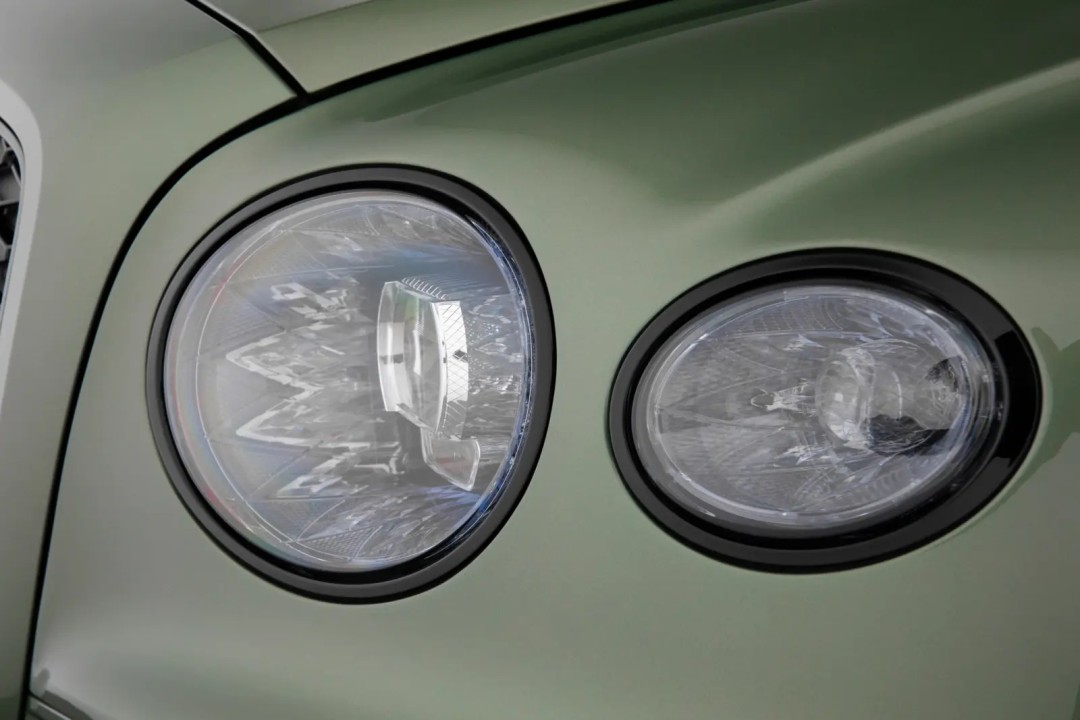 Bentley Flying Spur Speed V8 Hybrid - foto 42