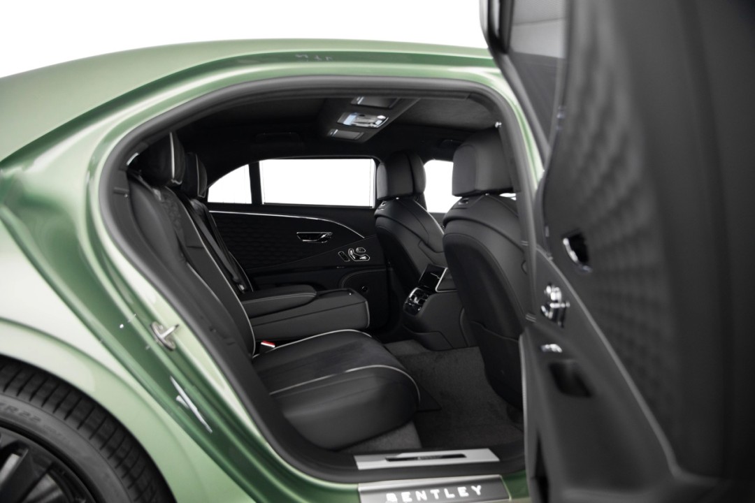 Bentley Flying Spur Speed V8 Hybrid - foto 17