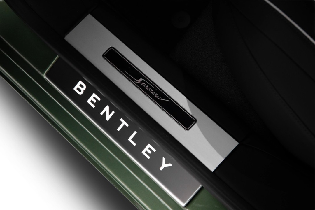 Bentley Flying Spur Speed V8 Hybrid - foto 32