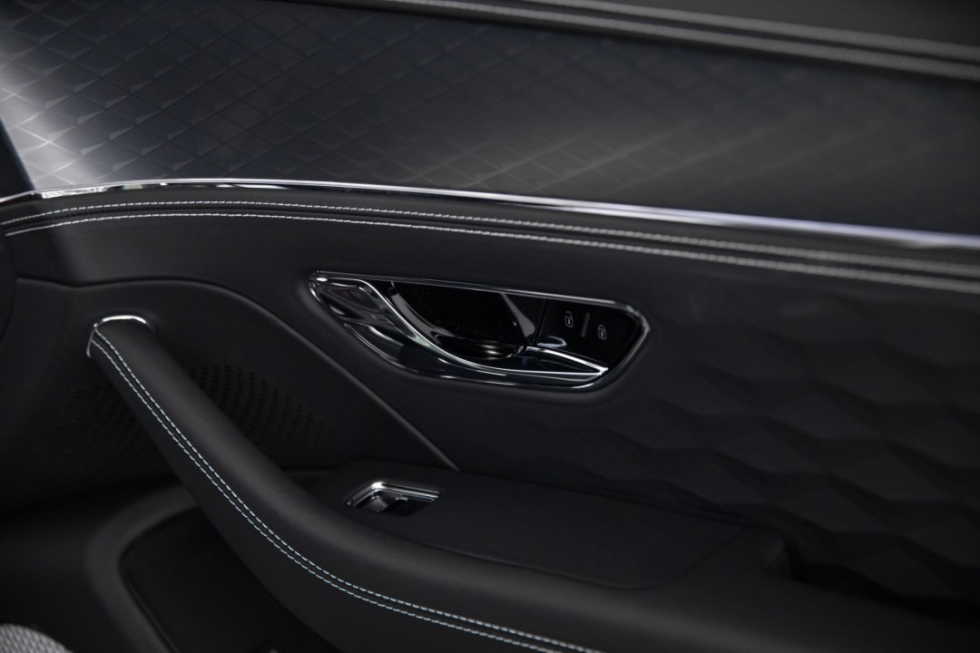 Bentley Flying Spur Speed V8 Hybrid - foto 23