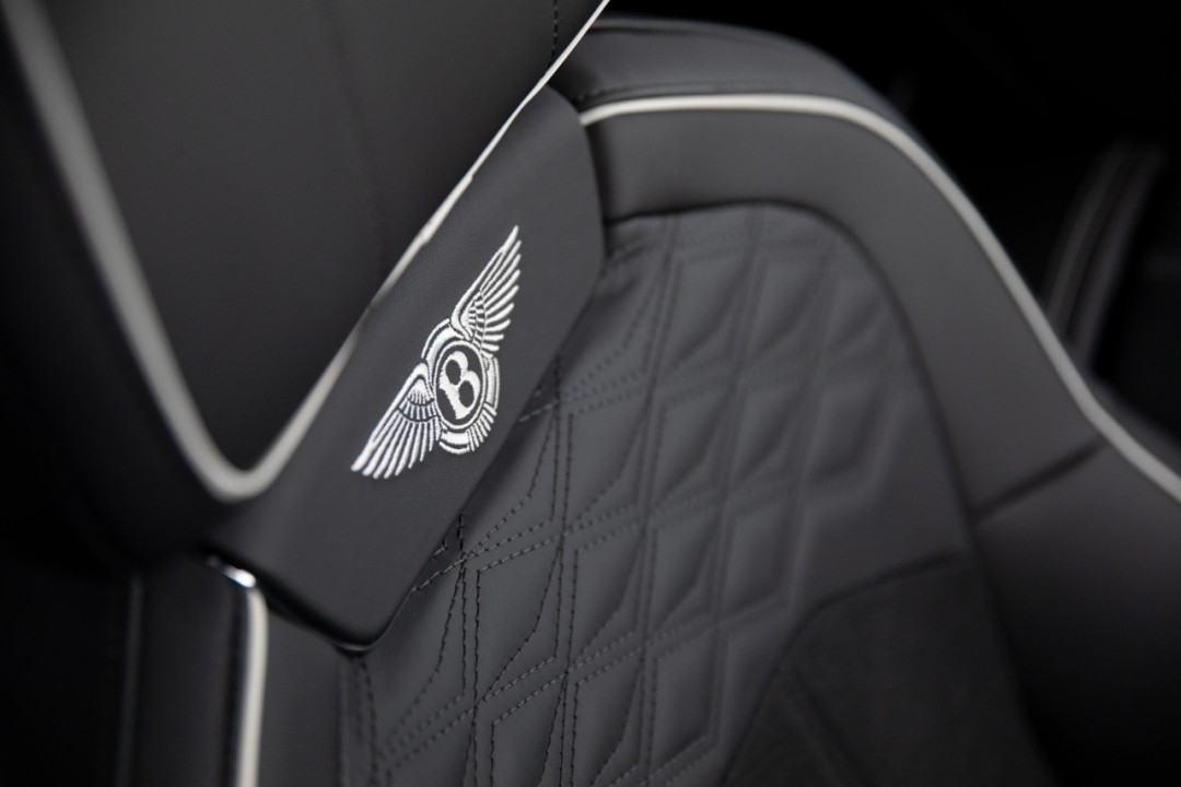 Bentley Flying Spur Speed V8 Hybrid - foto 26