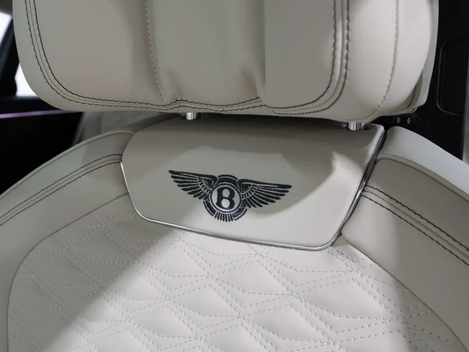 Bentley Flying Spur Speed V8 Hybrid - foto 15