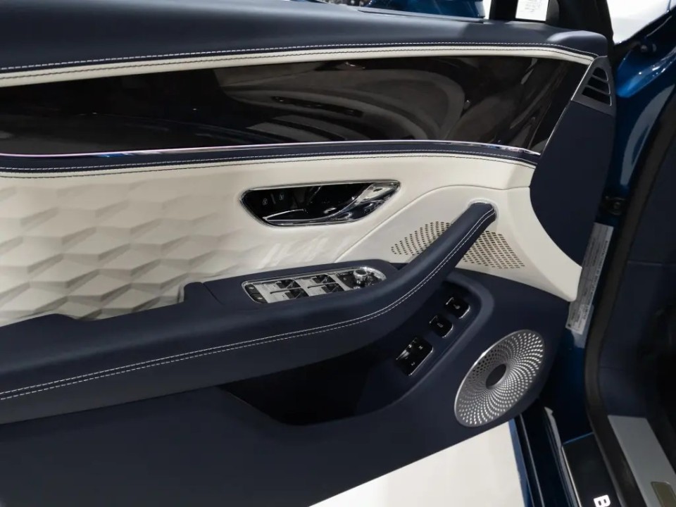 Bentley Flying Spur Speed V8 Hybrid - foto 17