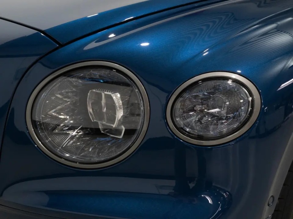 Bentley Flying Spur Speed V8 Hybrid - foto 25