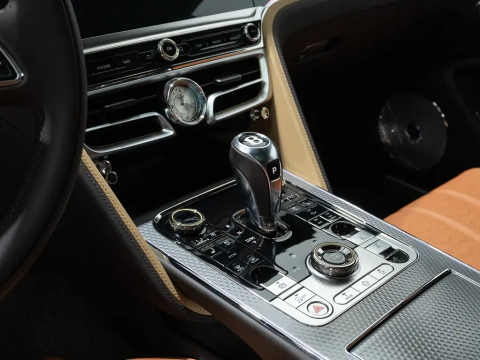 Bentley Flying Spur Mulliner V8 Hybrid - foto 10