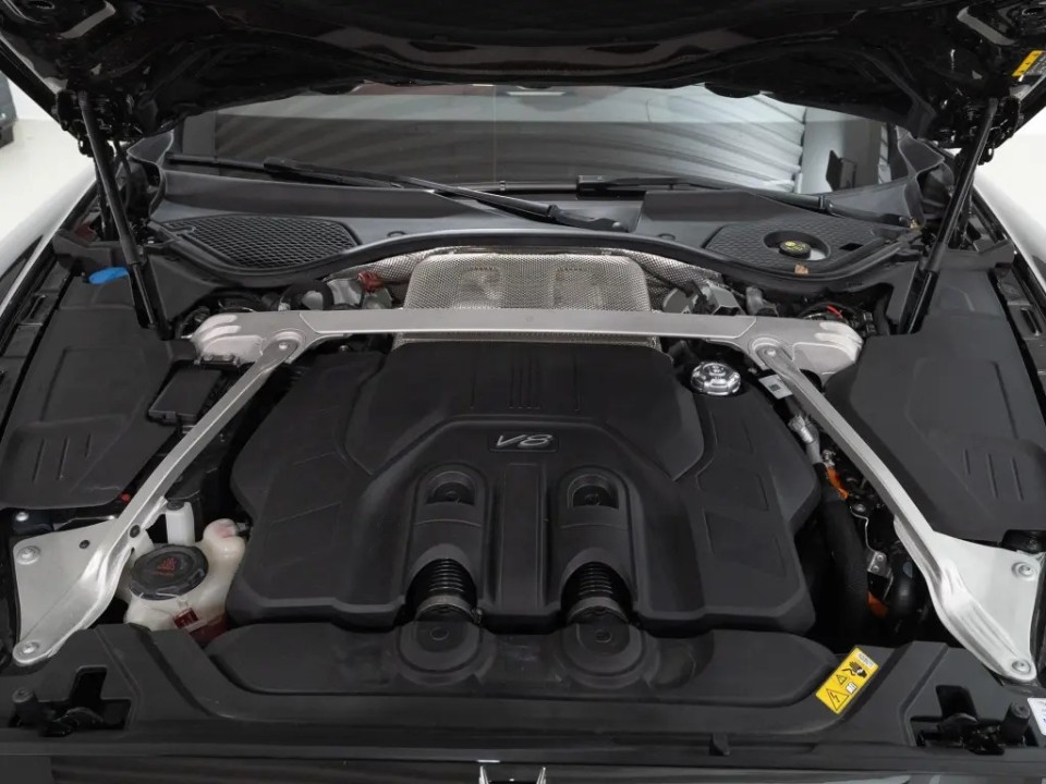 Bentley Flying Spur Mulliner V8 Hybrid - foto 21