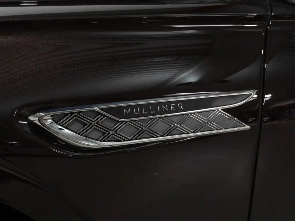 Bentley Flying Spur Mulliner V8 Hybrid - foto 25
