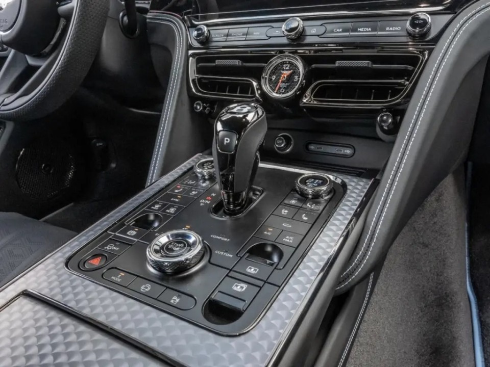 Bentley Flying Spur Speed First Edition V8 Hybrid - foto 15