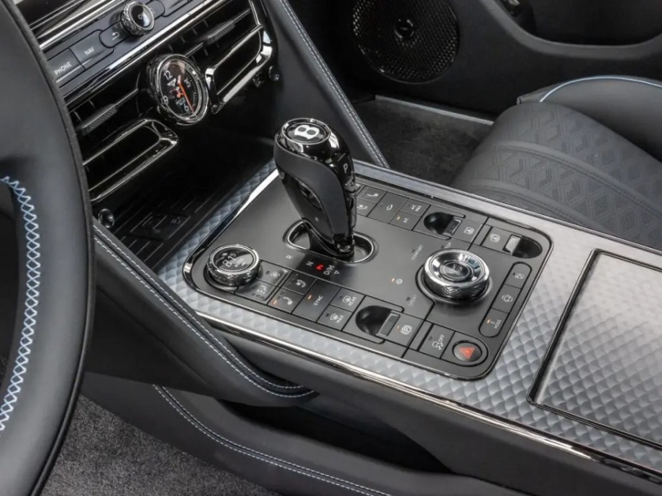 Bentley Flying Spur Speed First Edition V8 Hybrid - foto 17