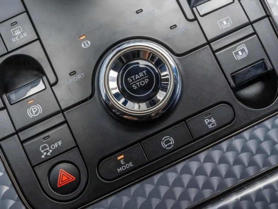 Bentley Flying Spur Speed First Edition V8 Hybrid - foto 21