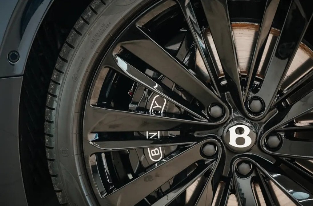 Bentley Flying Spur W12 Edition 12 - foto 42