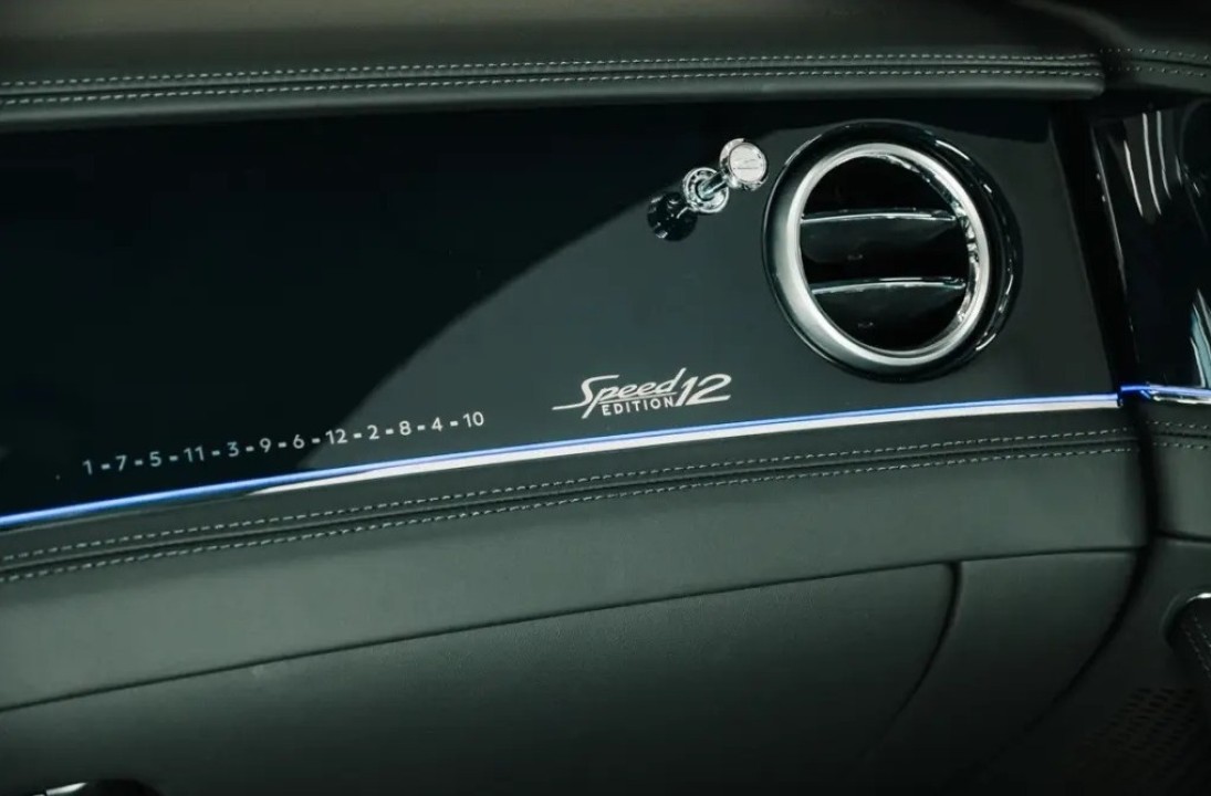 Bentley Flying Spur W12 Edition 12 - foto 18