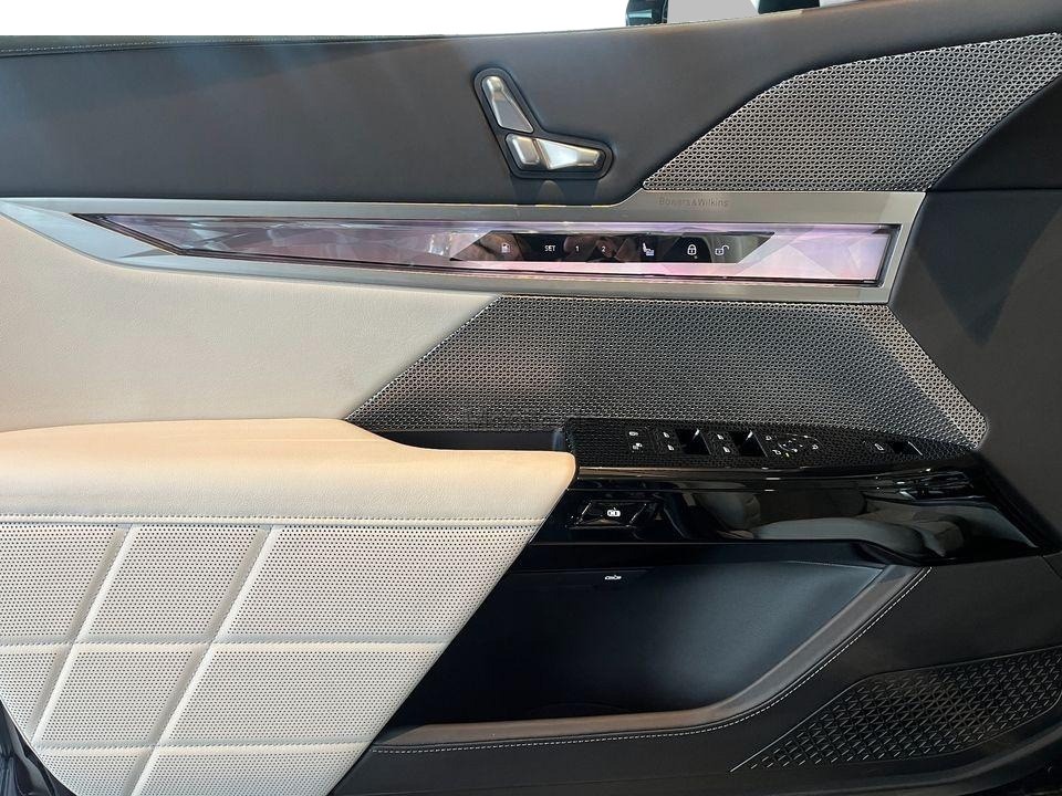 BMW Seria 7 750e xDrive M-Sport - foto 23