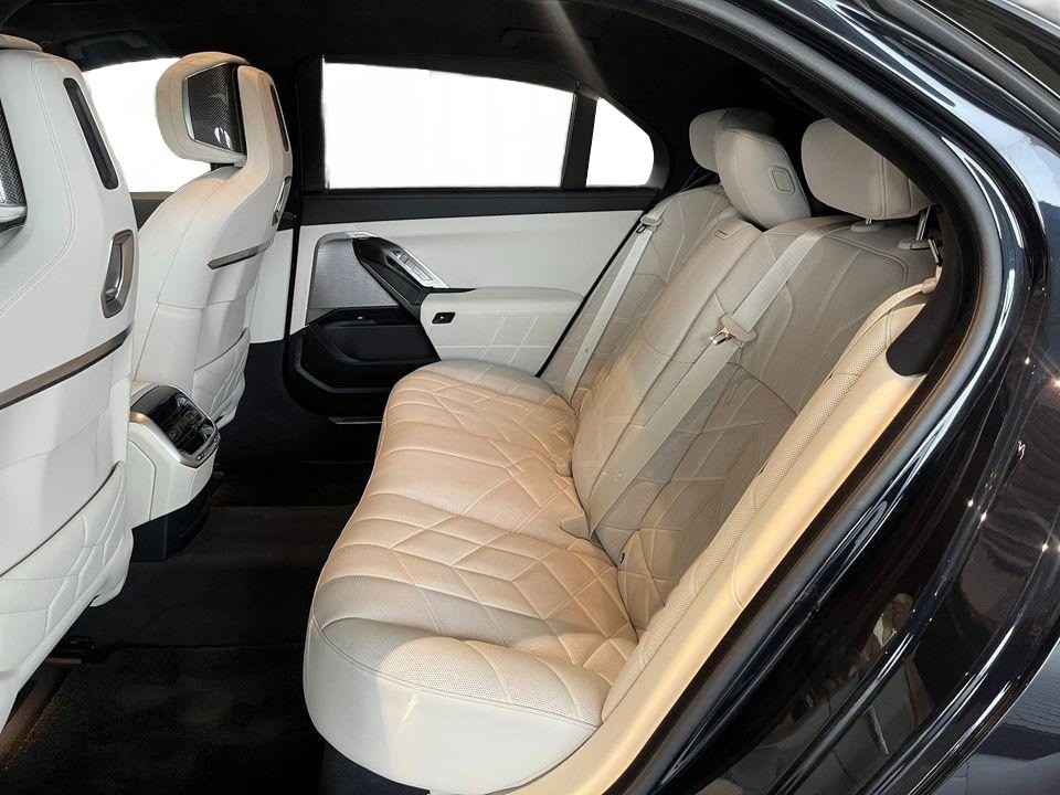 BMW Seria 7 750e xDrive M-Sport - foto 10