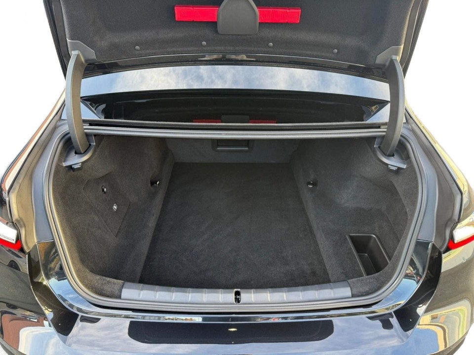 BMW Seria 7 750e xDrive M-Sport - foto 28