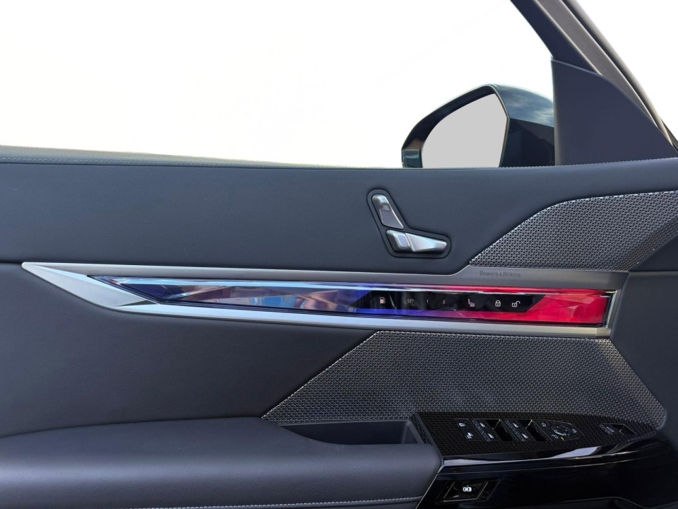 BMW Seria 7 750e xDrive M-Sport - foto 25