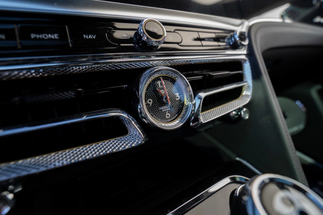 Bentley Flying Spur Azure V8 - foto 17